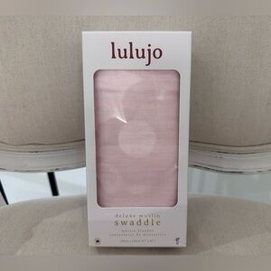 🦢 Lulujo 100% Muslin Cotton Baby Swaddle Blanket in Soft Pink NWT